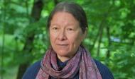 Das Foto zeigt Anna Tsing Anna Tsing: „Bei Plantagen handelt es sich um ein ganzes System der Entfremdung, das bis zu unserem modernen Kapitalismus geführt hat”