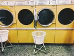 Das Foto zeigt mehrere gelbe Waschmaschinen Gabriel Yoran: „Uns wurde Bauhaus versprochen, und wir haben Ikea bekommen"