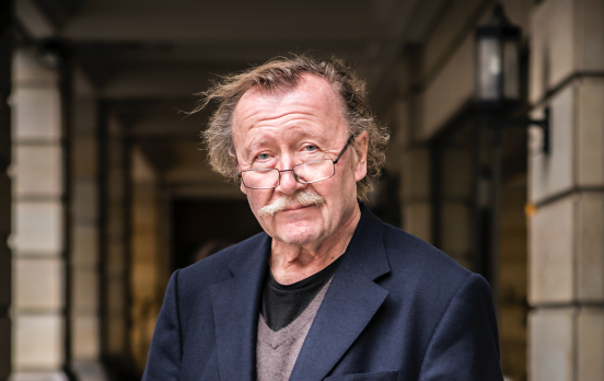 Peter Sloterdijk: „Früher hat man gebetet, heute hat man eben das Handy“