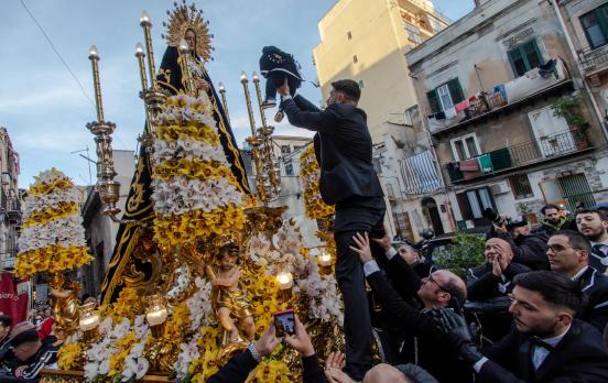Eine andere Möglichkeit der Leidbewältigung: Karfreitagsprozessionen auf Sizilien