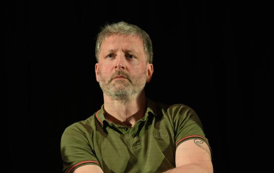 Christian Neuhäuser: „Ungleichheit ist Gewalt, wenn sie erhebliche Verletzungen verursacht“