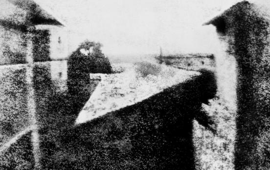 Das Foto zeigt die erste Fotografie