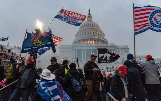 Bernhard Pörksen: „Trumps Erfolgsrezept ist die Gleichzeitigkeit von Total-Verwirrung und Brachial-Orientierung“