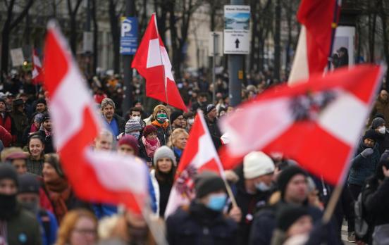 Marie-Luisa Frick: „Wir müssten aus der Durchseuchungsstrategie eine Tugend machen“