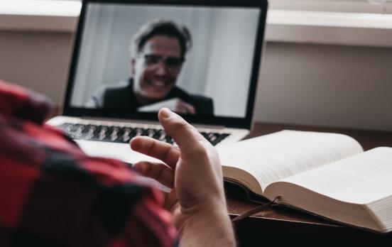 Online-Lehre und der Zauber der Abwesenheit