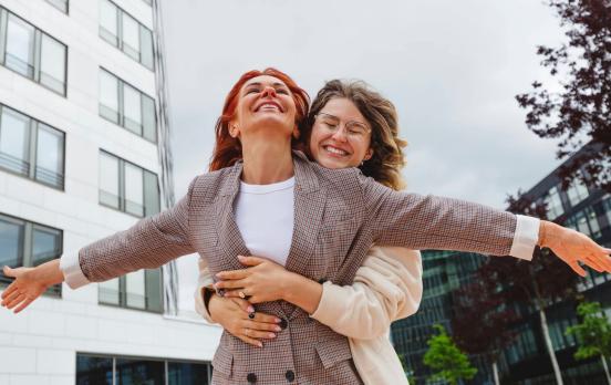 Kann man mit seinen Eltern (oder Kindern) befreundet sein?