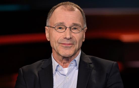 Reinhard Merkel: „Mit dem Gewaltverbot beginnt das Recht“
