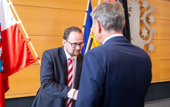 Der Einbruch des Politischen und die rechte Revolution