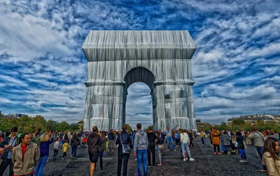 Verhüllt, um zu zeigen