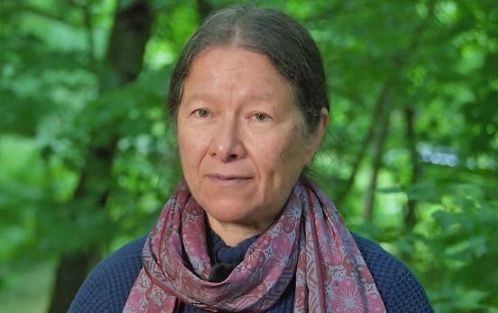 Anna Tsing: „Bei Plantagen handelt es sich um ein ganzes System der Entfremdung, das bis zu unserem modernen Kapitalismus geführt hat”