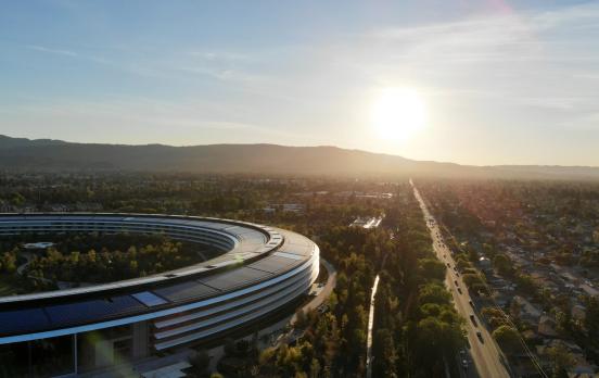 Adrian Daub: „Im Silicon Valley gilt nur als Arbeit, was Plattformen schafft“