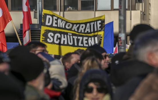 Wehrhafte Demokratie und ihre Eliten: Wie Karl Mannheim die Freiheit planen wollte