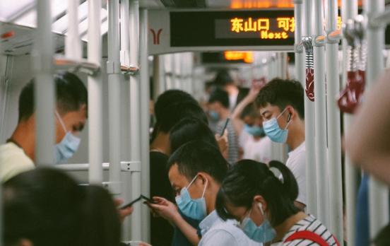 Alexis Lavis: „Der Geist der Fürsorge steht der Mentalität der Kontrolle gegenüber“