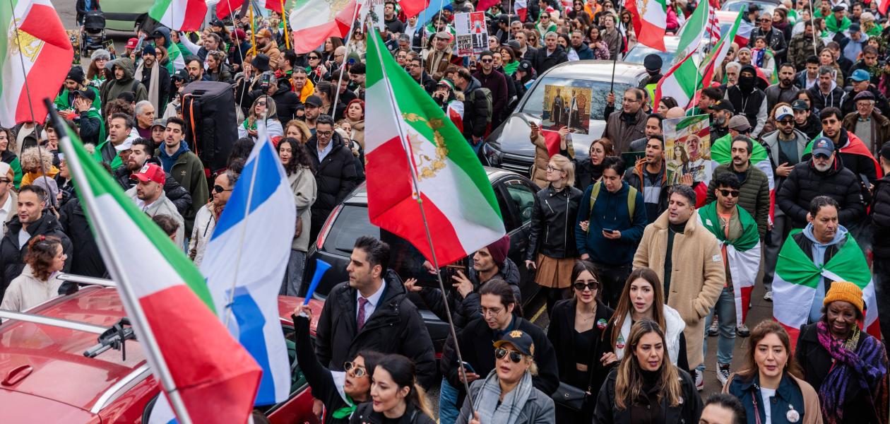 Suzanne Azmayesh: „Das iranische Volk wird nicht von heute auf morgen ein Pendant des Westens“