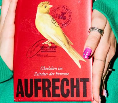 Den Menschen mit Würde bekleiden